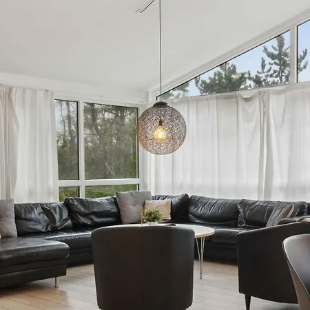 Hébergement de vacances Lovely Summer House With Sea View And Pool Ebeltoft