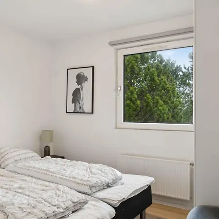 Hébergement de vacances Lovely Summer House With Sea View And Pool *