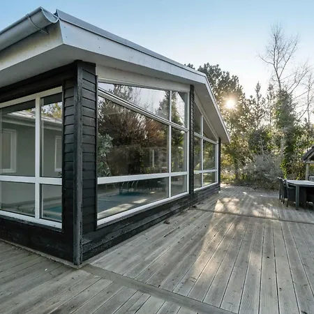 Lovely Summer House With Sea View And Pool