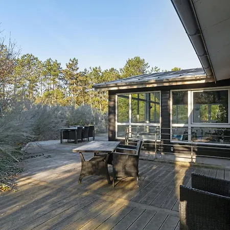Lovely Summer House With Sea View And Pool *