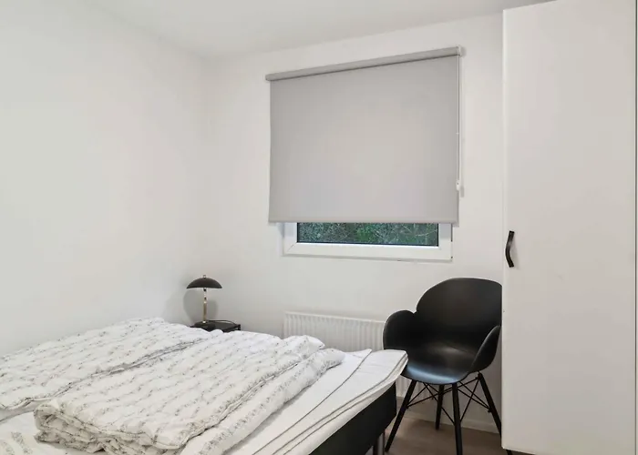 Lovely Summer House With Sea View And Pool *