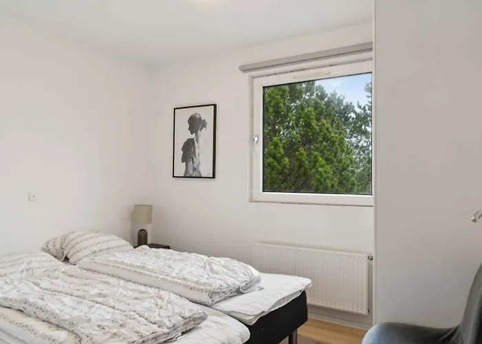 Hébergement de vacances Lovely Summer House With Sea View And Pool *