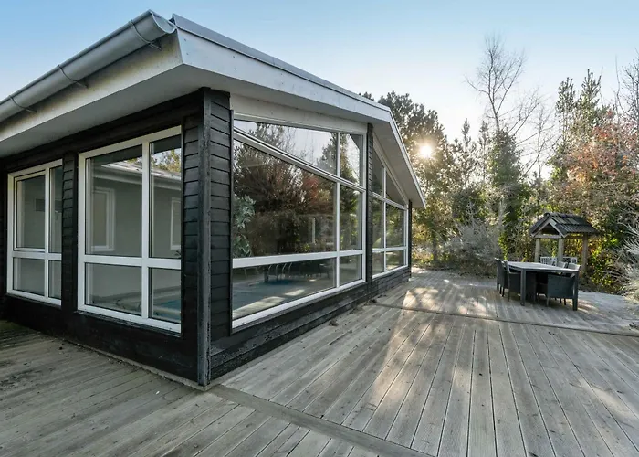 Lovely Summer House With Sea View And Pool