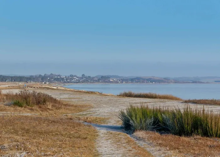 Lovely Summer House With Sea View And Pool *