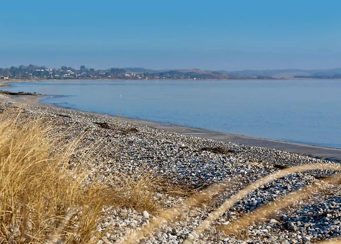 Hébergement de vacances Lovely Summer House With Sea View And Pool *